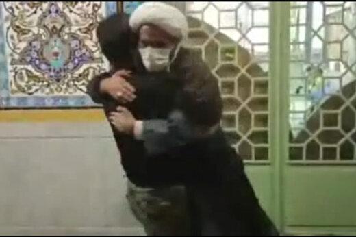 ویدئو ، شادی خبرساز و جنجالی طلبه لنجانی پس از اعلام نتایج ویدئو ، شادی خبرساز و جنجالی طلبه لنجانی پس از اعلام نتایج انتخابات