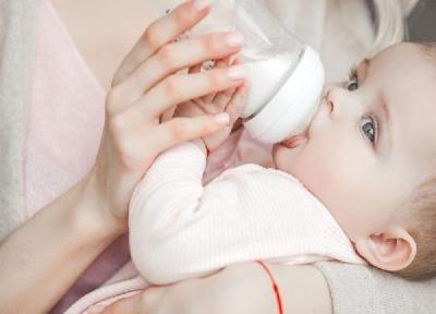 علل شیر نخوردن نوزاد در گرما با شیر مادر و شیر خشک